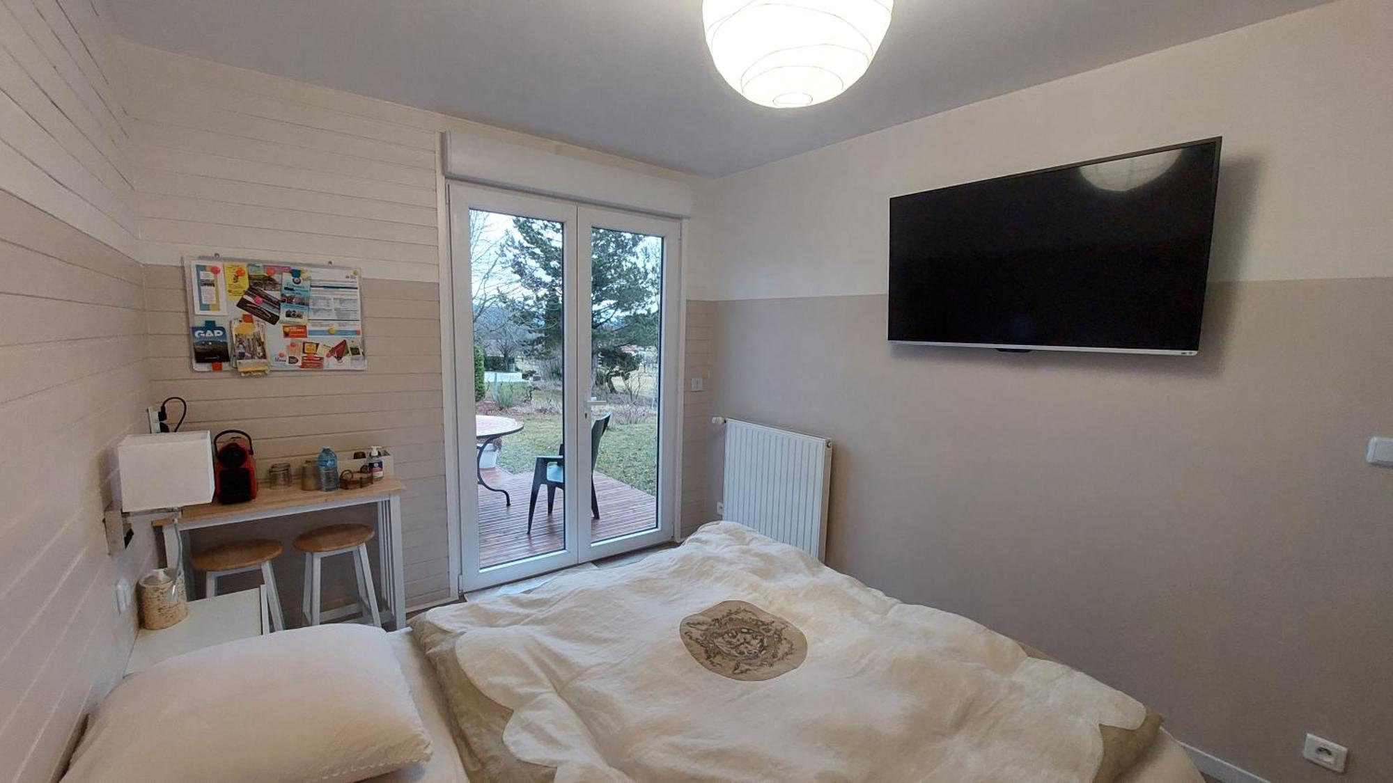 Le Petit Nid Douillet Bed and Breakfast Trescléoux Exteriör bild